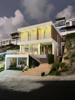 Hermosa propiedad con vista al mar